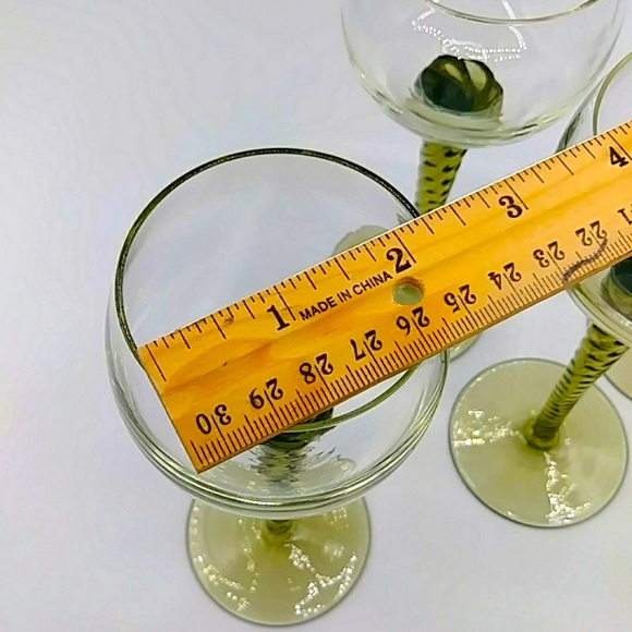 4 Stunning Smokey-Green Stemmed Cordial Glasses - Picture 4 of 6